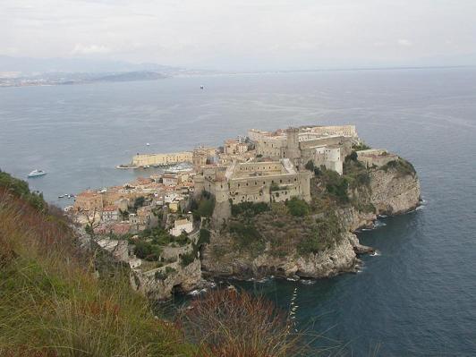 GAETA: centro storico e fortezza